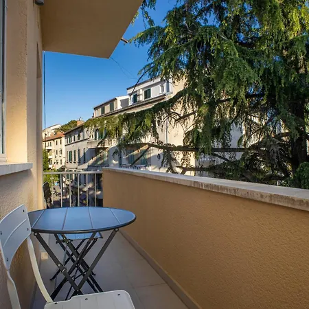 Brand New In The Center Apartman *