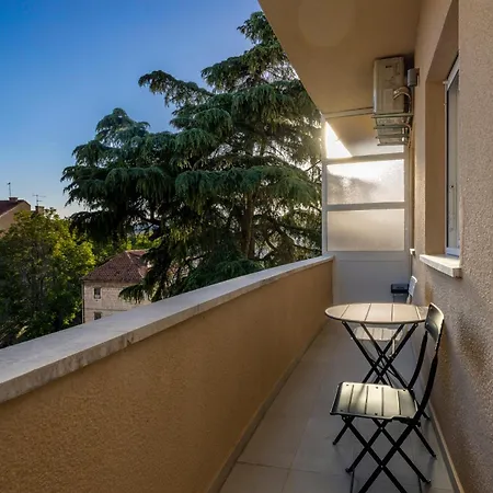 Brand New In The Center Apartman