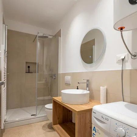 Apartman Brand New In The Center Split